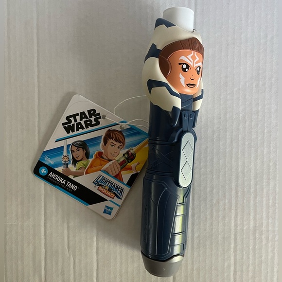 NWT Star Wars Ahsoka Tano Lightsaber Squad Toy Extendable Blade The Mandalorian - Picture 3 of 5